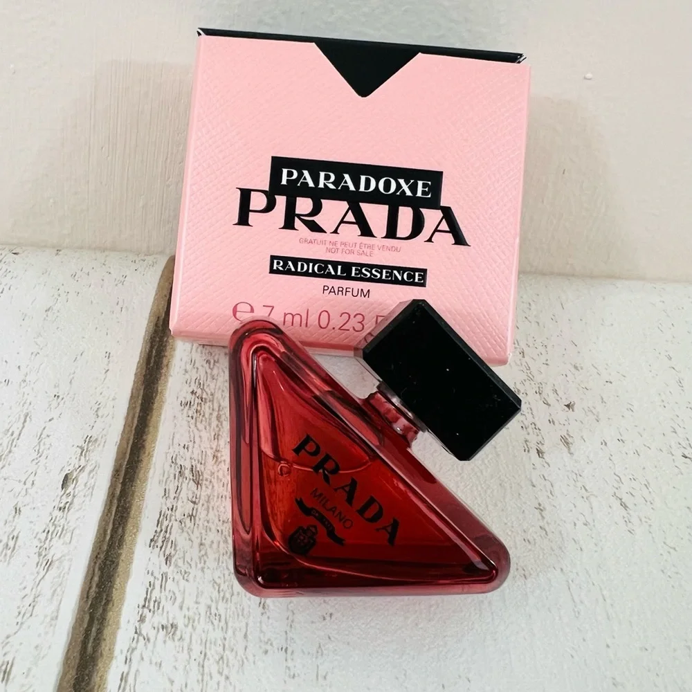 PRADA Paradoxe Radical Essence Eau de Parfume 7ml 0.23fl.oz. - Picture 4 of 9